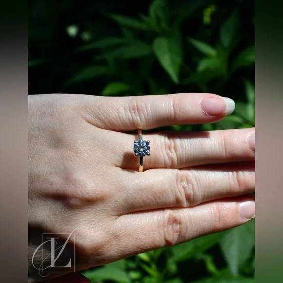 1.05 CT Lab Grown Round Solitaire in 14K Yellow Gold with White Prong Tips - Picture 5 of 8